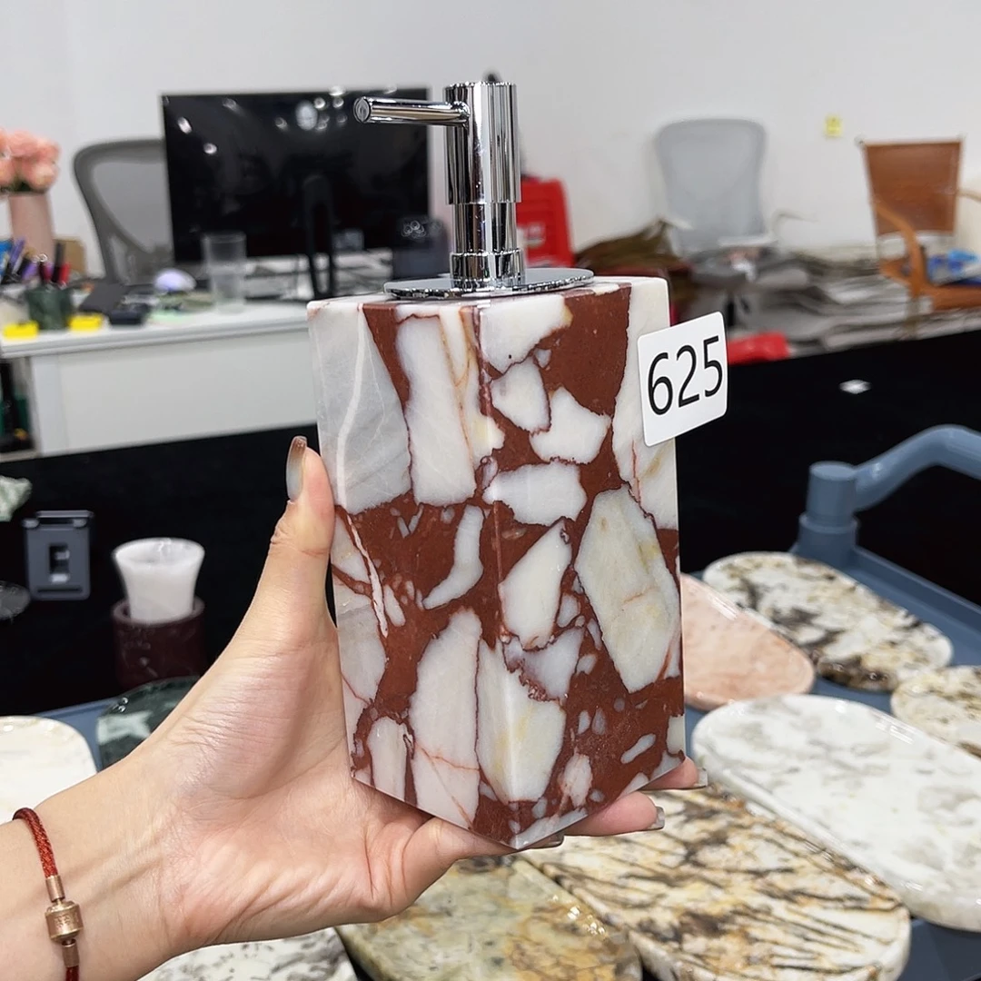 625号白底宝红乳液瓶开播福利