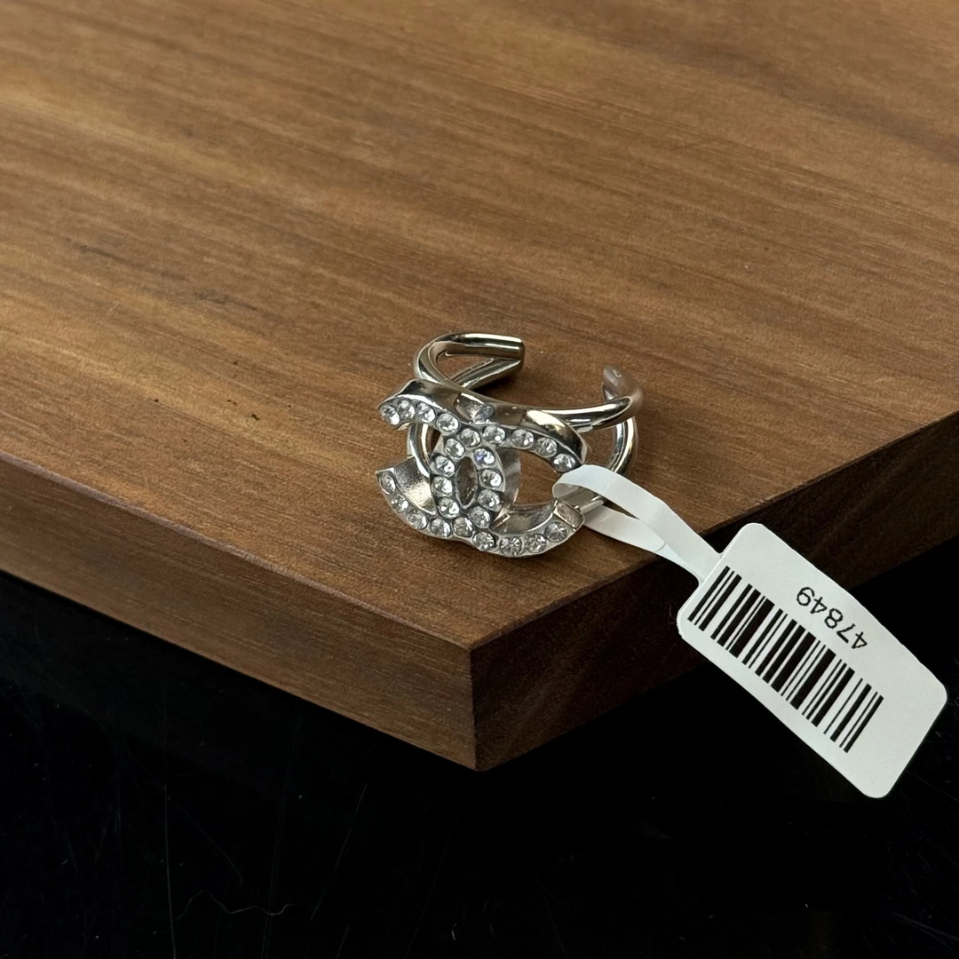 95新 Chanel/香奈儿 Azul-03C水钻双C logo戒指 53码/47849