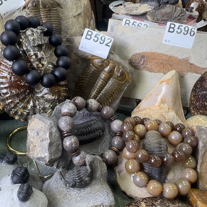 与***舞有机玻璃家居摆件家居摆件