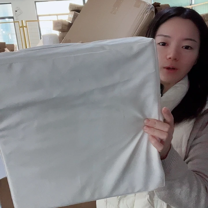 皮腰靠。  80啦啦啦啦啦