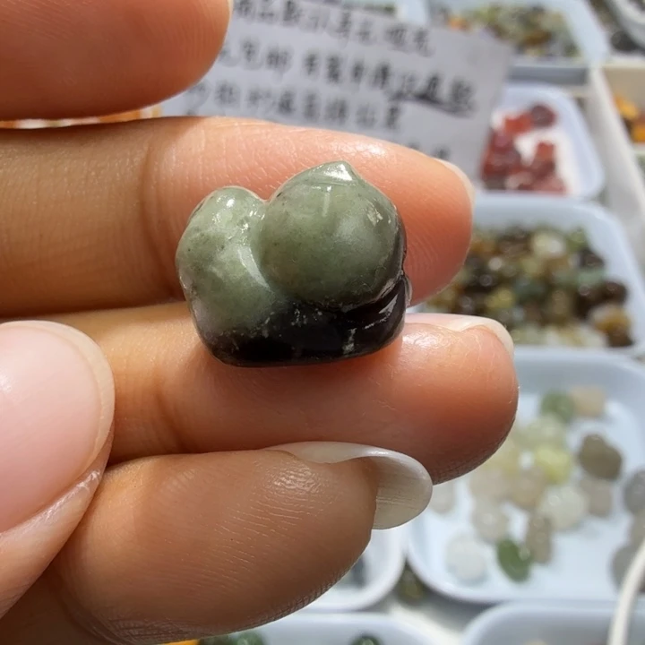 和田玉未镶嵌珠宝奇石