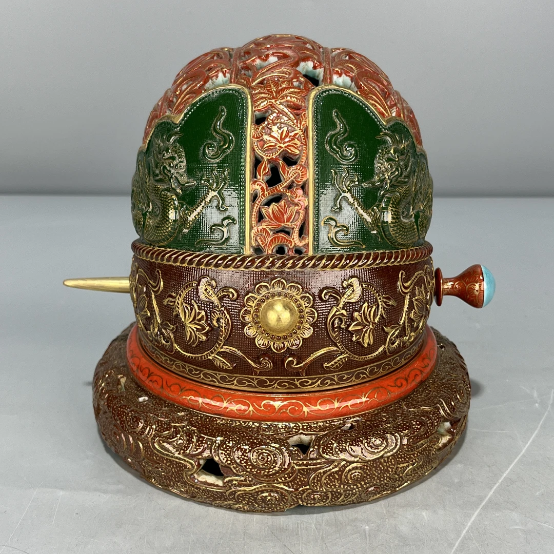 当代仿制 仿古乾隆年制矾红描金雕刻镂空龙纹发簪冠帽摆件