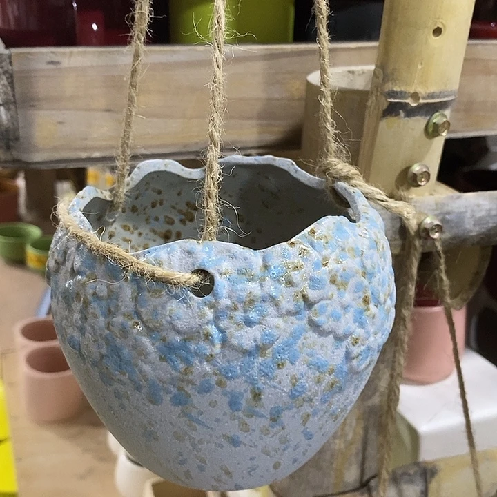 陶盆有孔 瑕疵针孔漏釉介意勿拍口 10高10