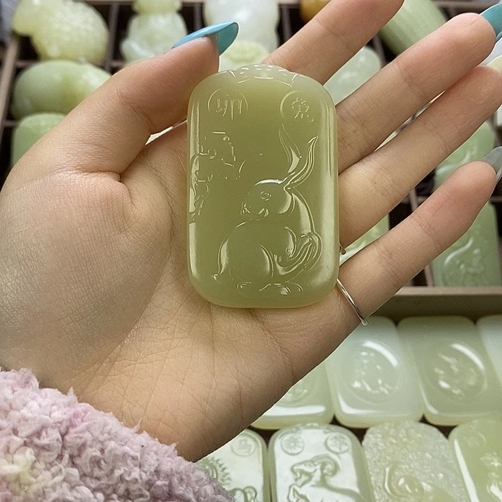 昆仑石双面守护兔