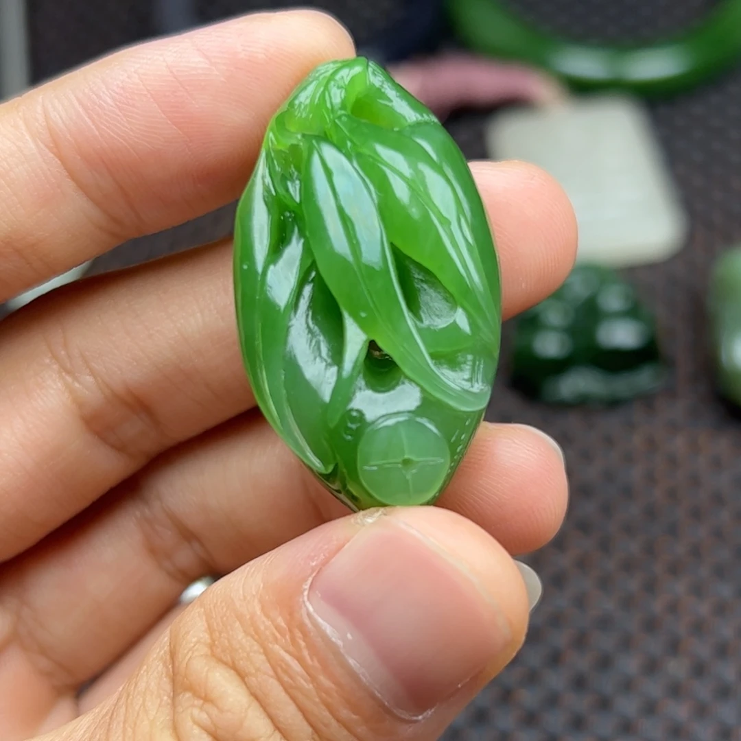 未镶嵌和田玉挂件