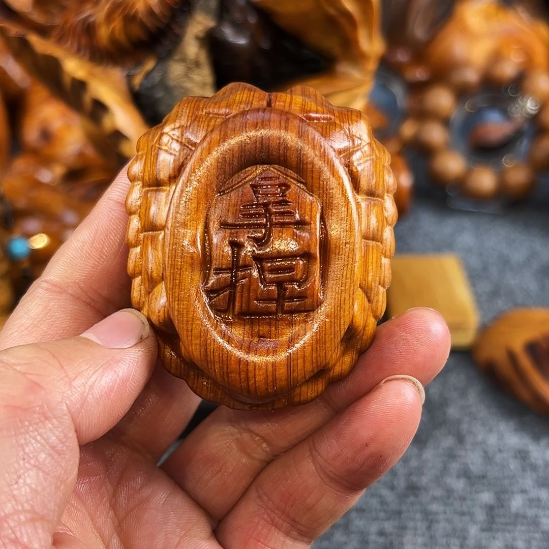柏木?****太行崖柏溏心玉化高油手把件