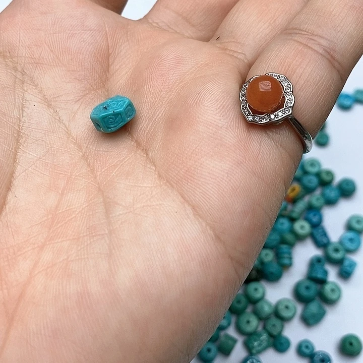 南红玛瑙未镶嵌珠宝奇石