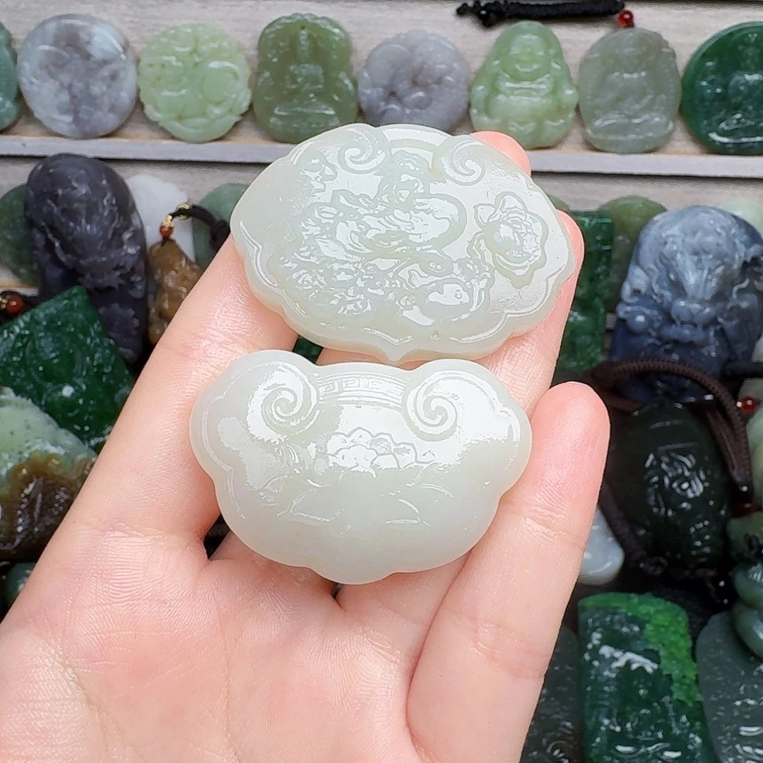 晨***曦和田玉未镶嵌颈饰