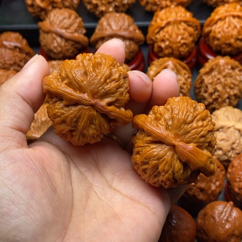 【闪购商品】文玩核桃把件45白狮子