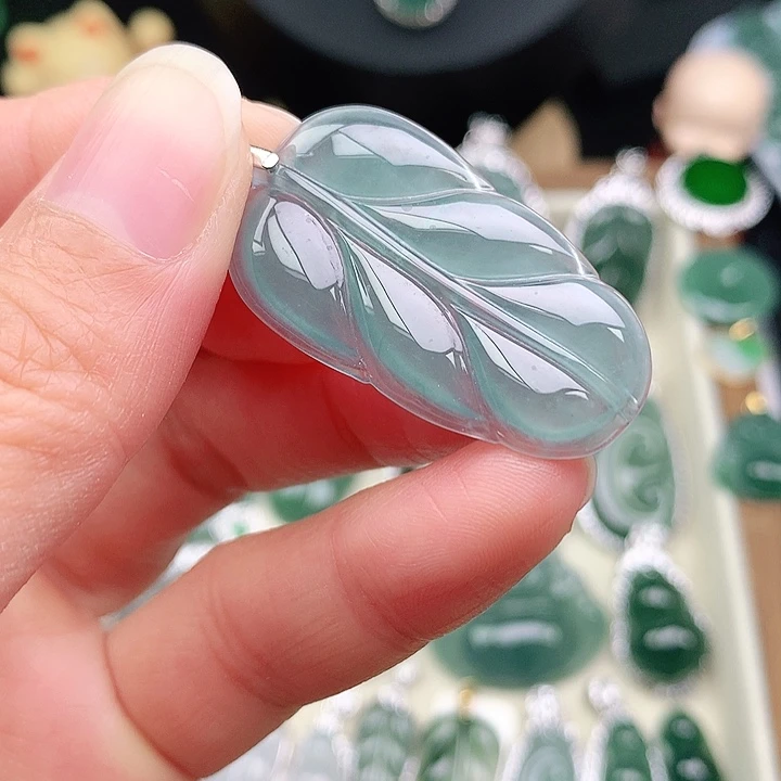 颈饰未镶嵌翡翠吊坠