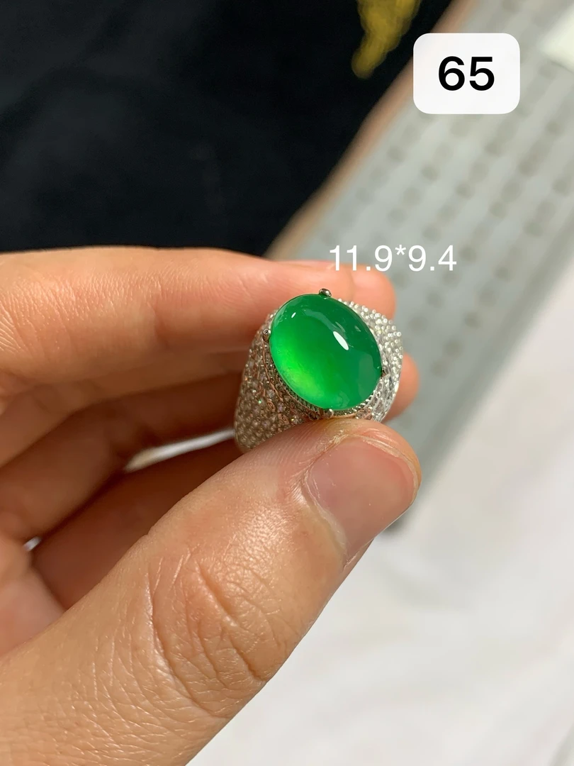 缅甸天然翡翠A货铜托镶嵌