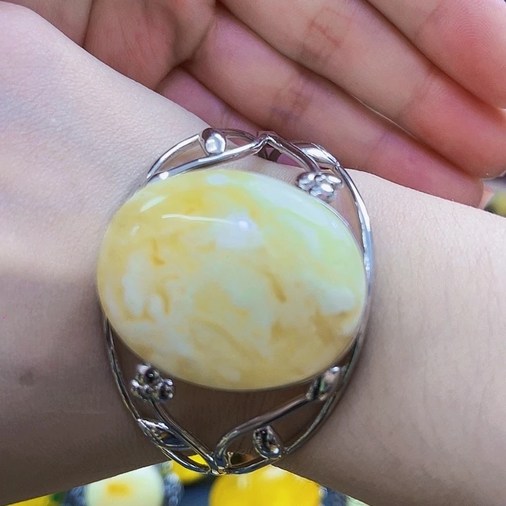 蜜蜡颈饰银S925镶嵌手镯