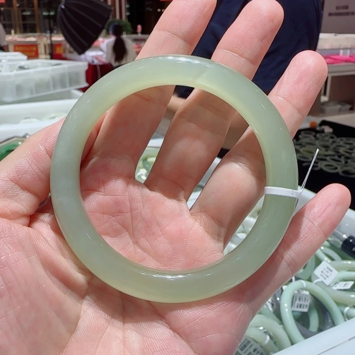 未镶嵌手镯和田玉52