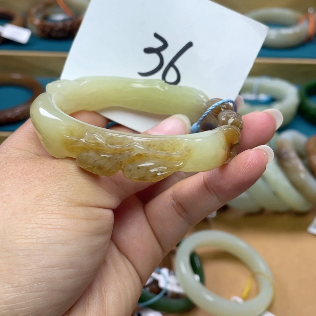 未镶嵌手镯和田玉圈口56