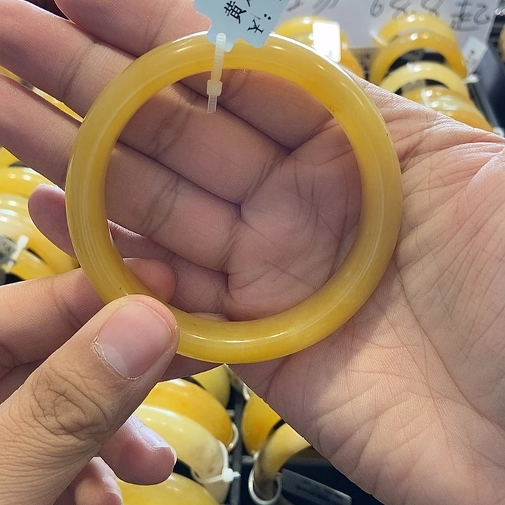 石英质玉（黄龙玉）手镯未镶嵌