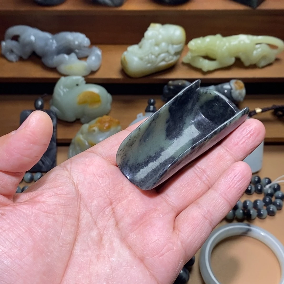 未镶嵌和田玉摆件