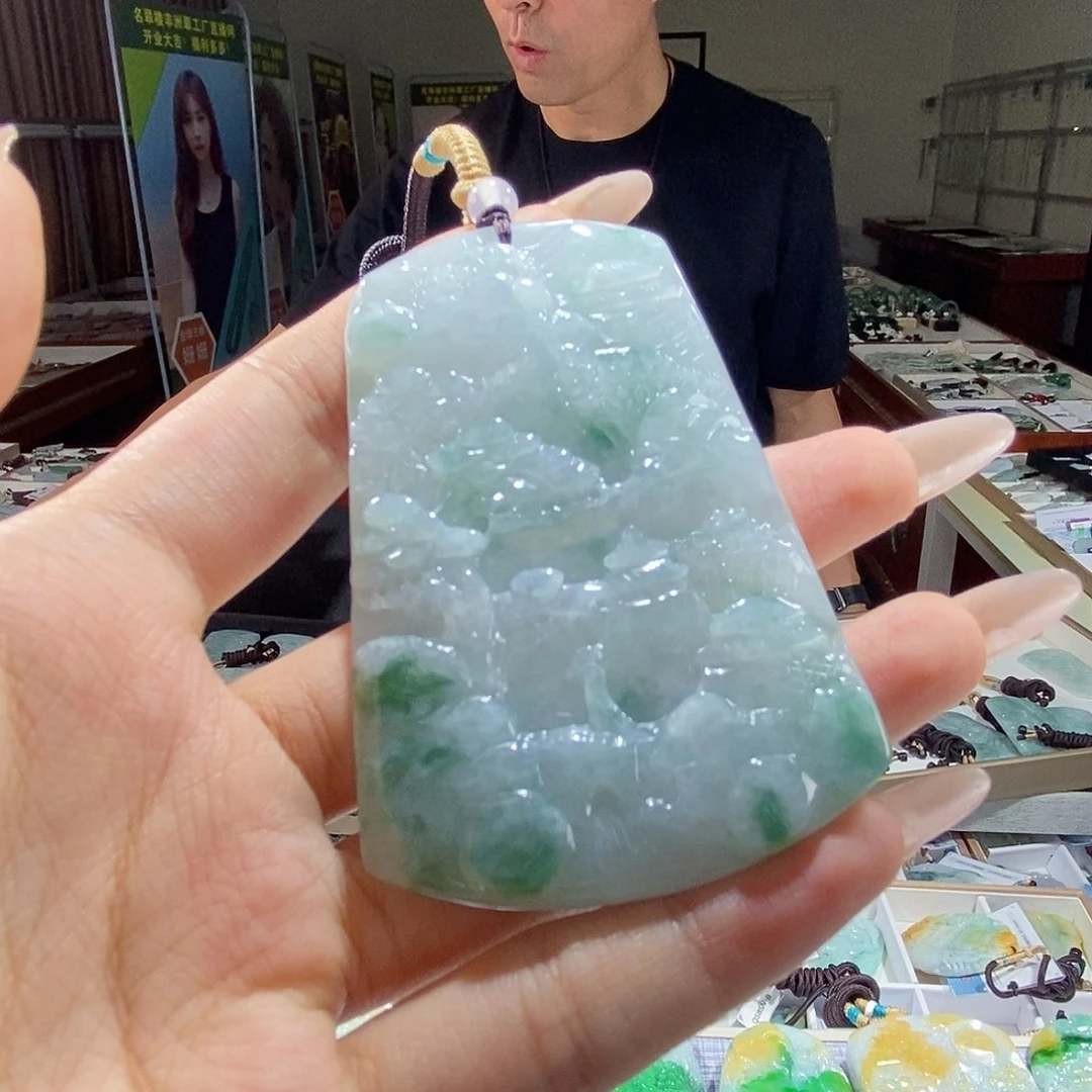 翡翠未镶嵌颈饰翡翠