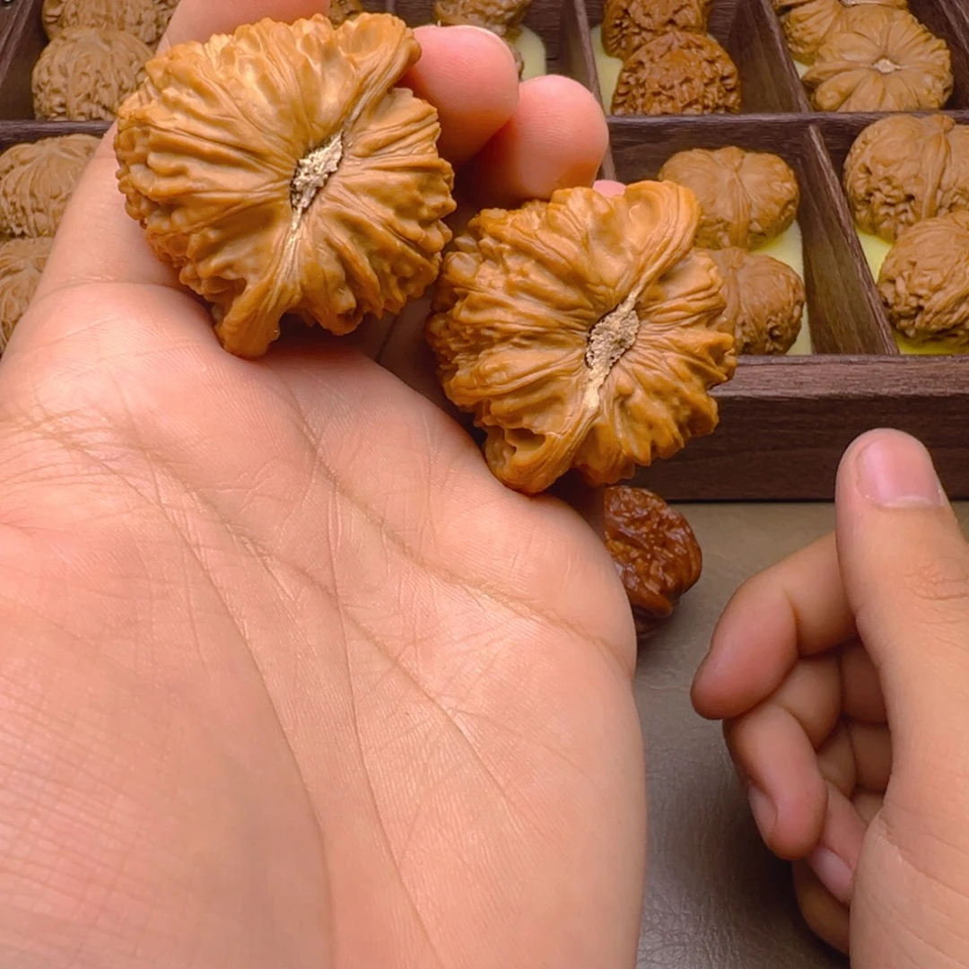 文玩核桃把件45尺球白