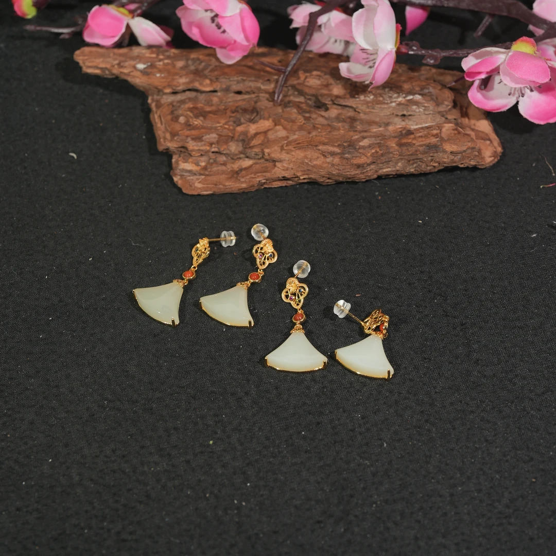 11.28香港王老板-和田玉耳饰多样性发一对2s572