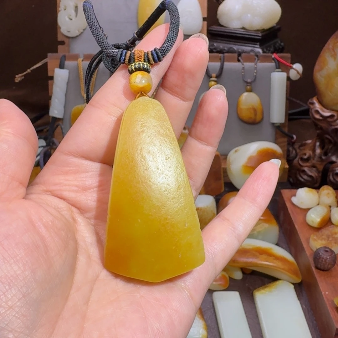 谨***行颈饰未镶嵌和田玉