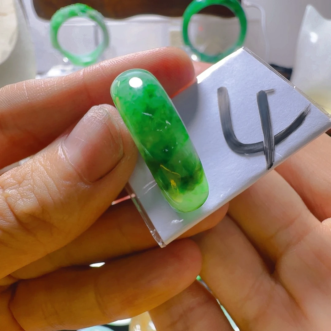 翡翠未镶嵌颈饰翡翠260