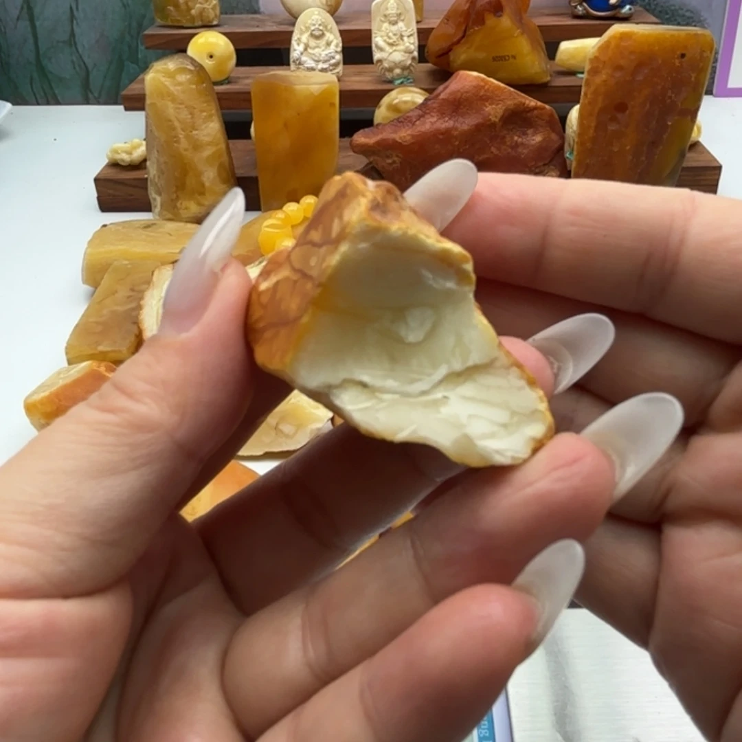 沙***莎定制琥珀未镶嵌琥珀