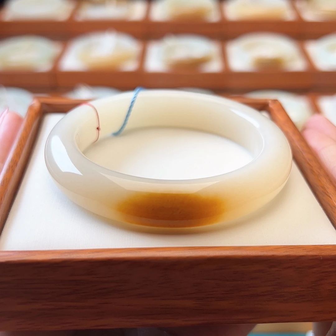 和田玉手镯未镶嵌57