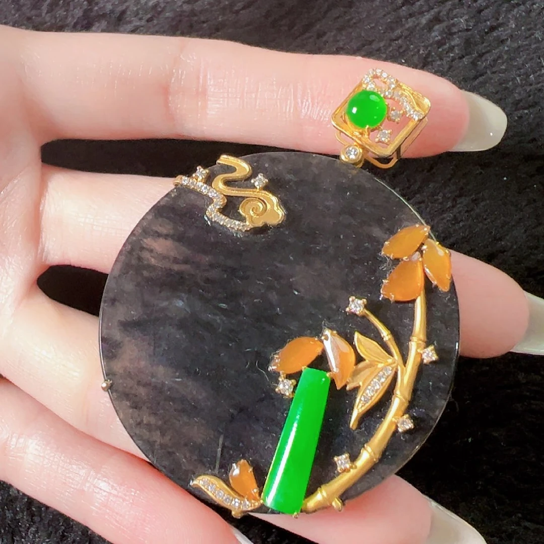 翡翠18K金镶嵌颈饰签收后24小时鉴赏期，过时不退