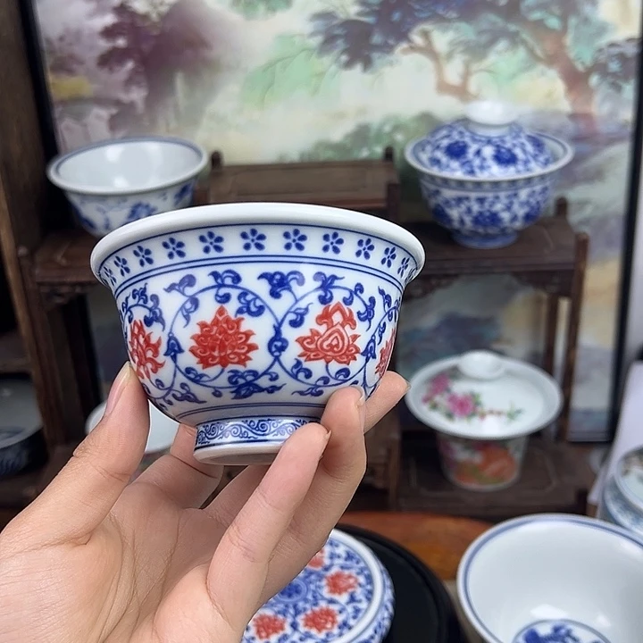 杯子缠枝莲釉里红压手