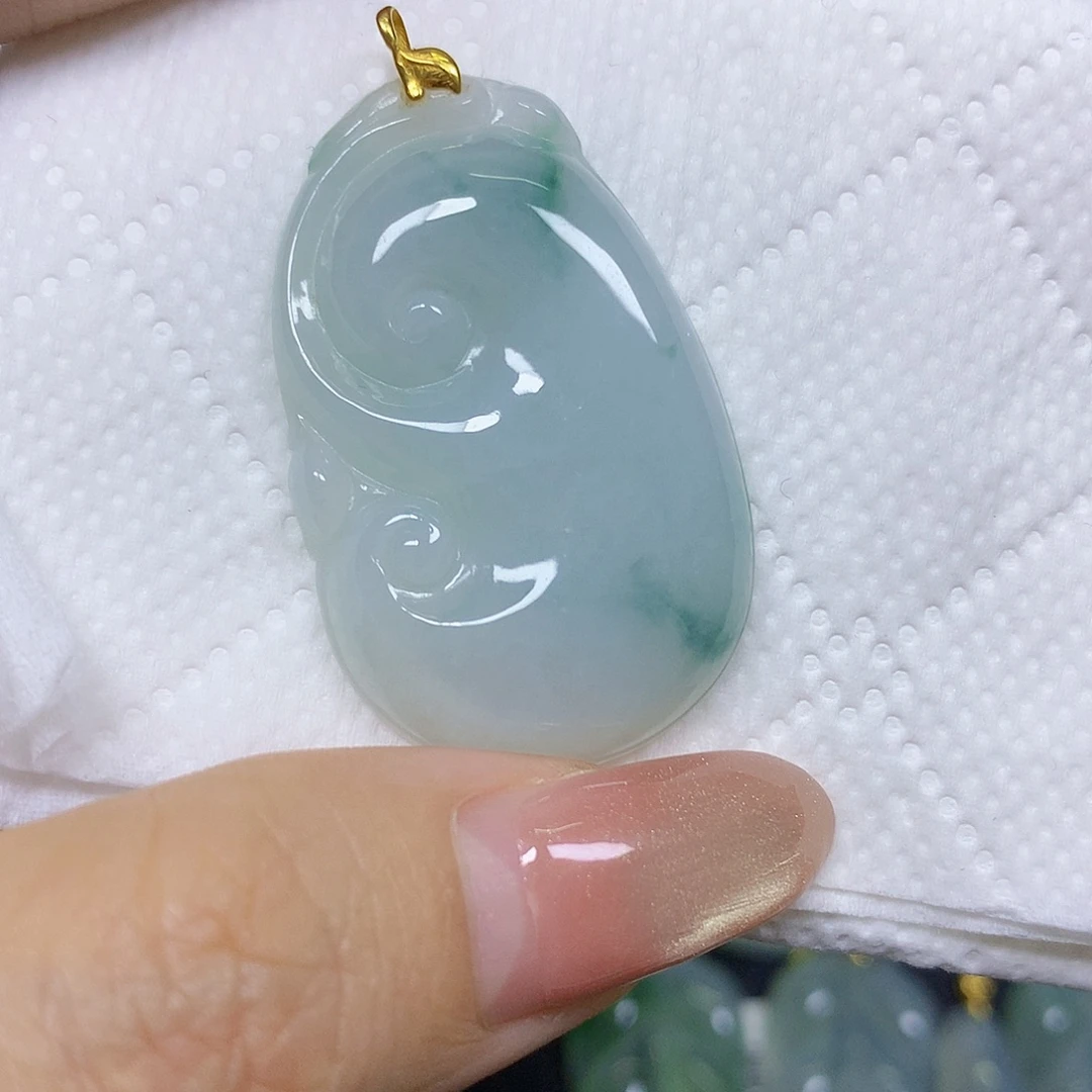 颈饰18K金镶嵌翡翠挂件