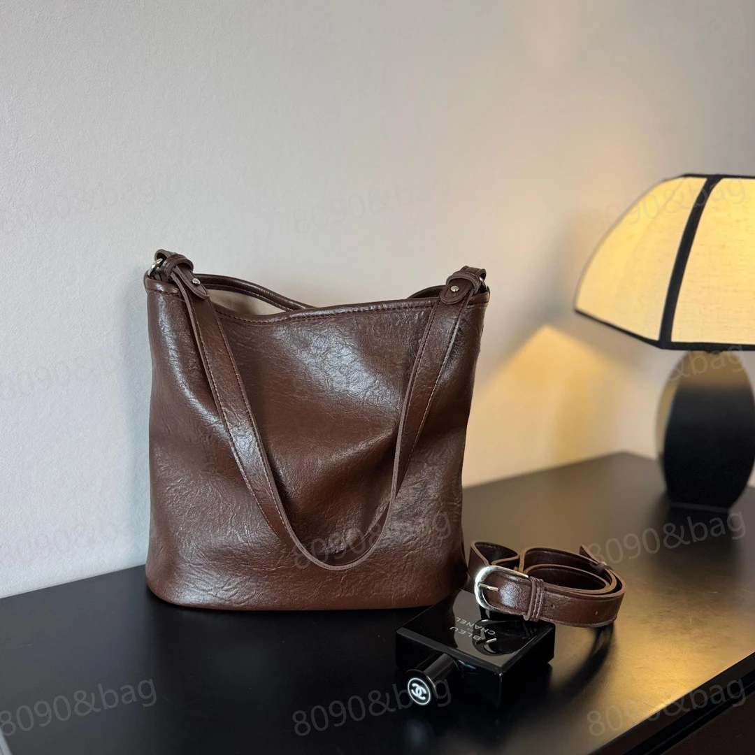 【琥珀流光】时尚百搭大容量水桶包简约通勤单肩斜跨包爆款休闲女包