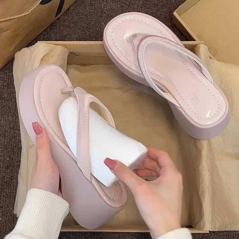 韩版网红时尚人字拖女2025春季新款外穿配裙子厚底休闲沙滩凉拖鞋