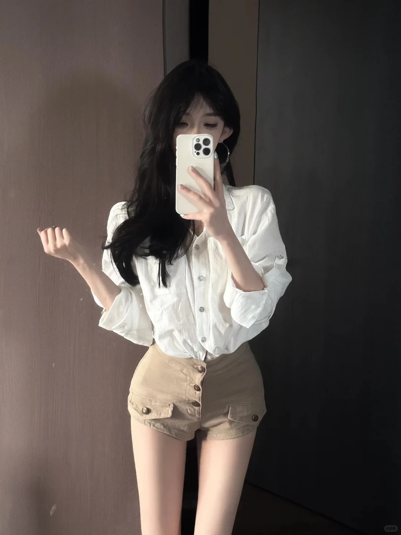 高智感气质简约宽松纯欲风性感白色衬衫上衣高腰显瘦百搭辣妹短裤