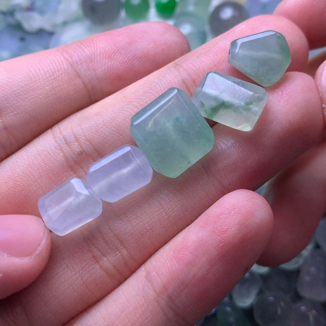 定制翡翠未镶嵌挂件