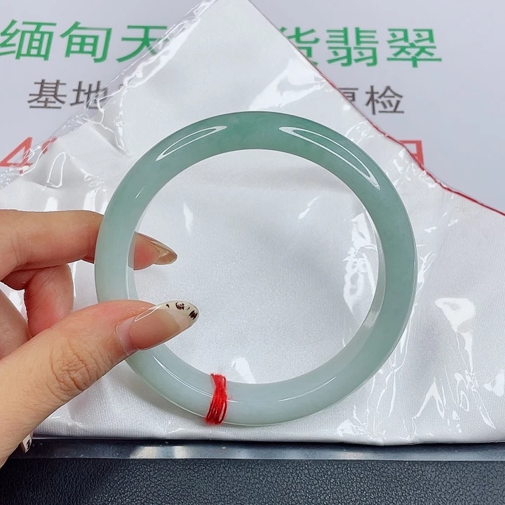 *****未镶嵌手镯翡翠冰绿
