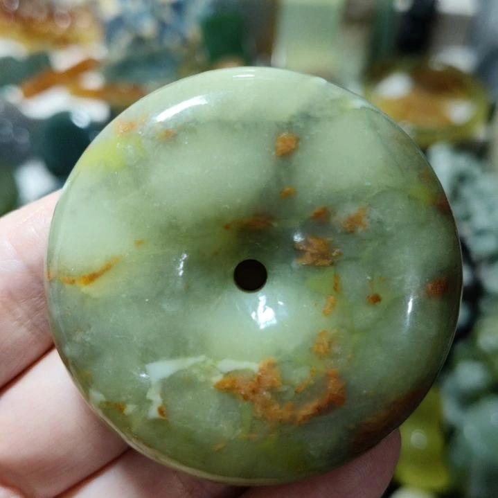 岫玉未镶嵌挂坠款式