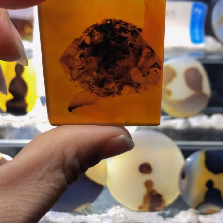 合金玛瑙/玉髓珠宝奇石82