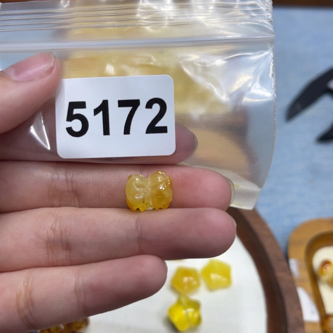 琥珀珠宝奇石未镶嵌