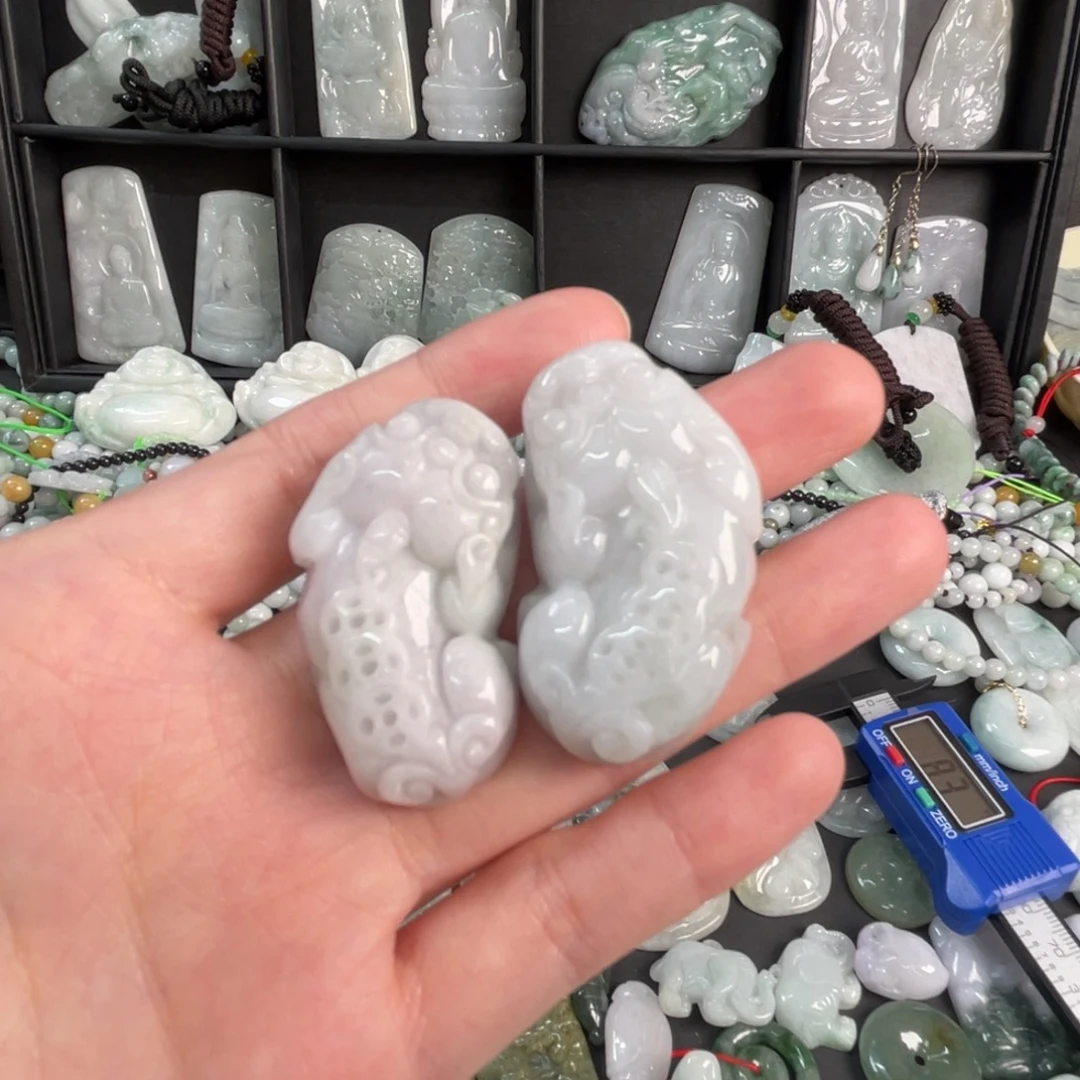 翡翠未镶嵌吊坠(不含链)瑕疵