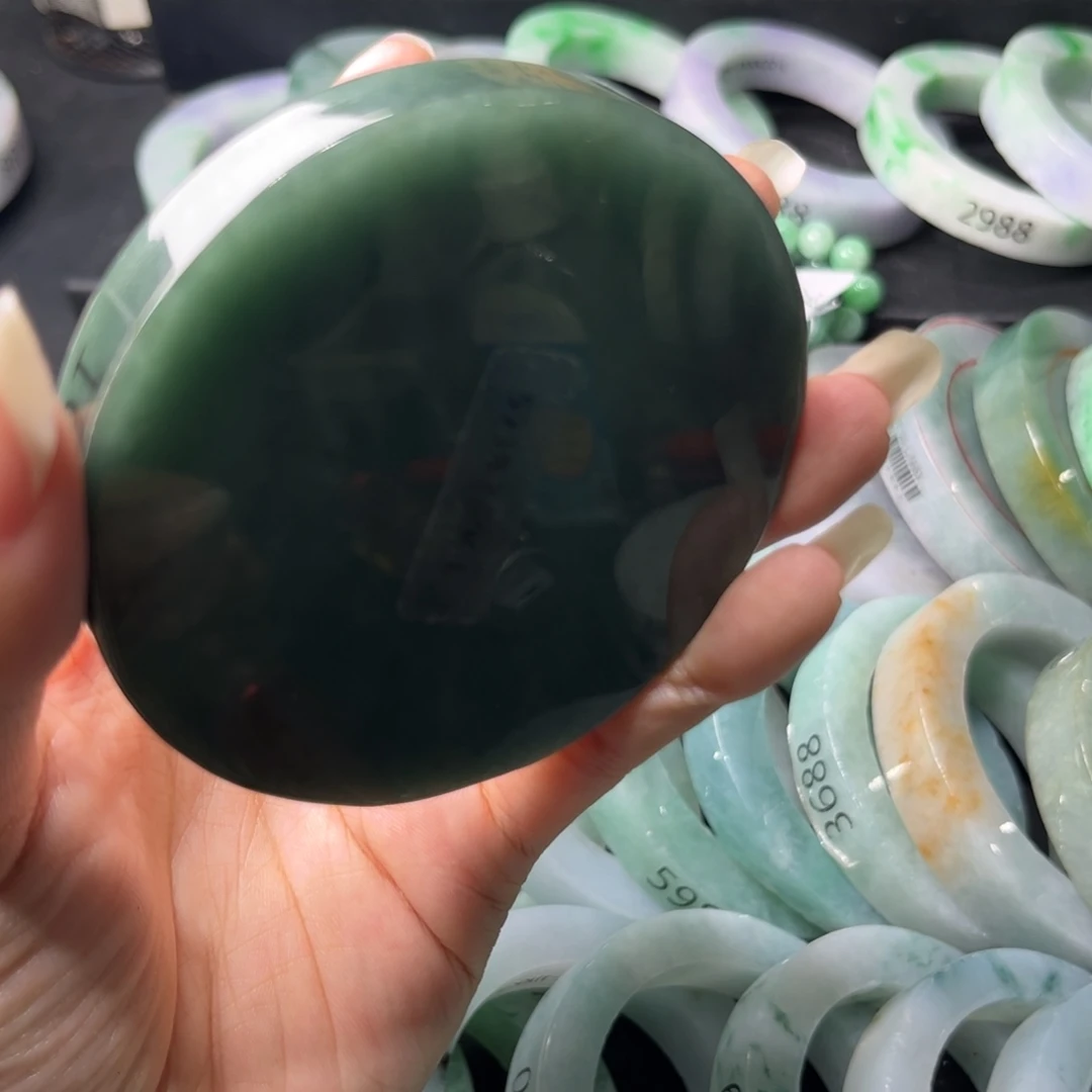 定制翡翠未镶嵌手镯