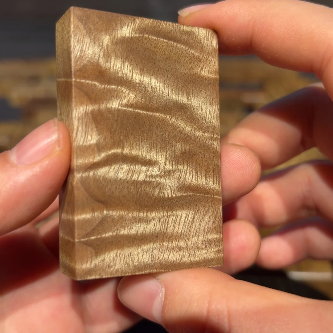 东***燃金丝楠木无事牌材料