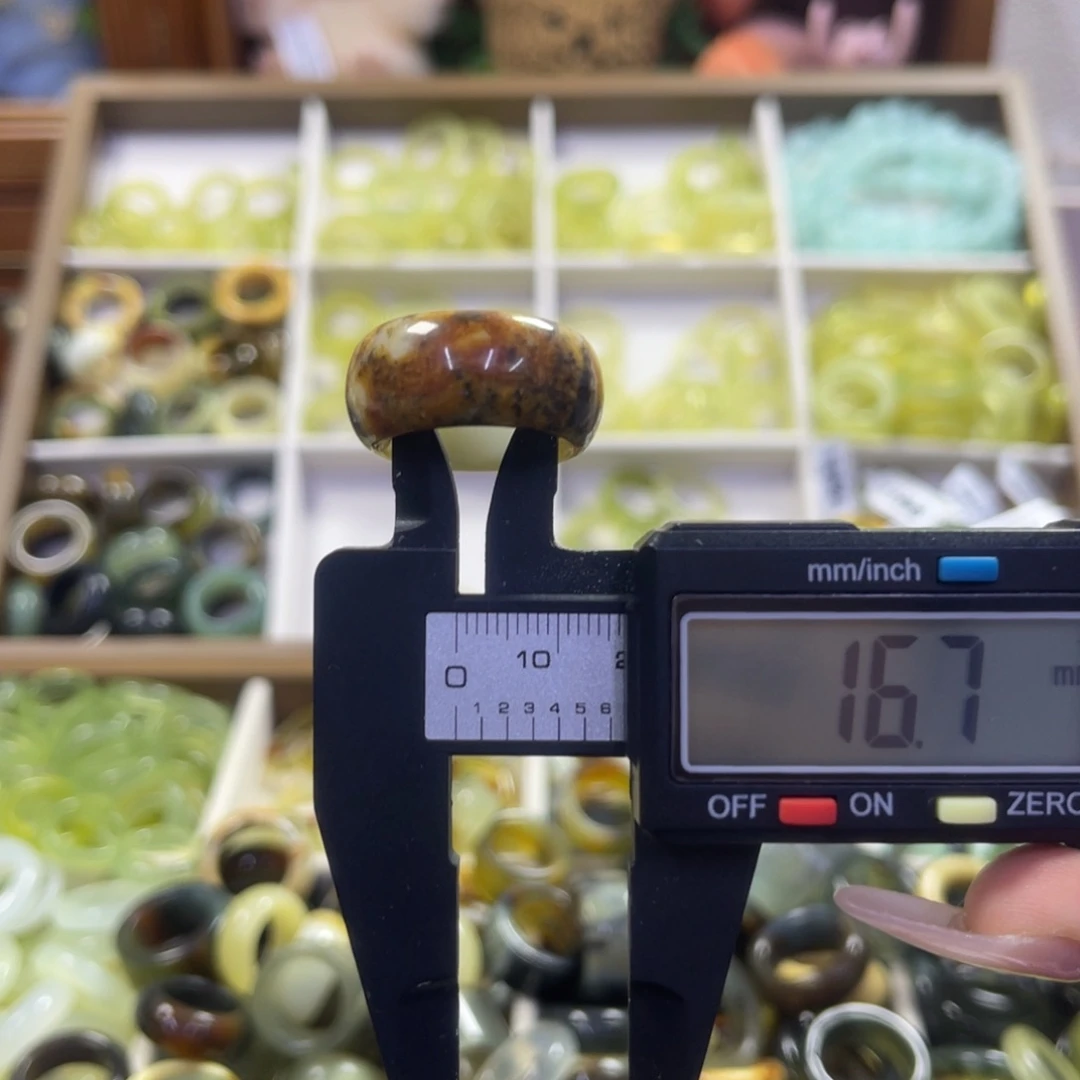 蛇纹石玉未镶嵌手镯32