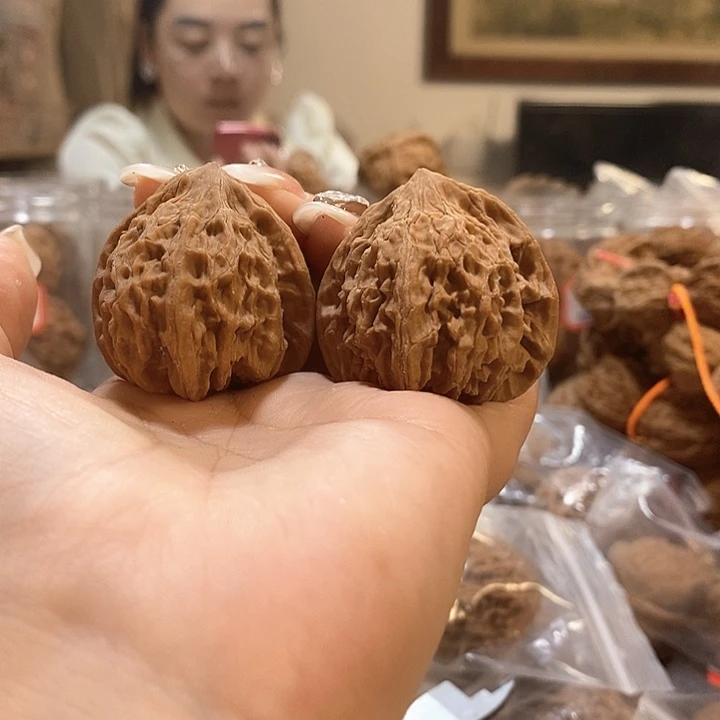 文玩核桃吊坠38朱雀