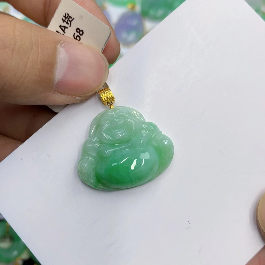 翡翠18K金镶嵌颈饰翡翠