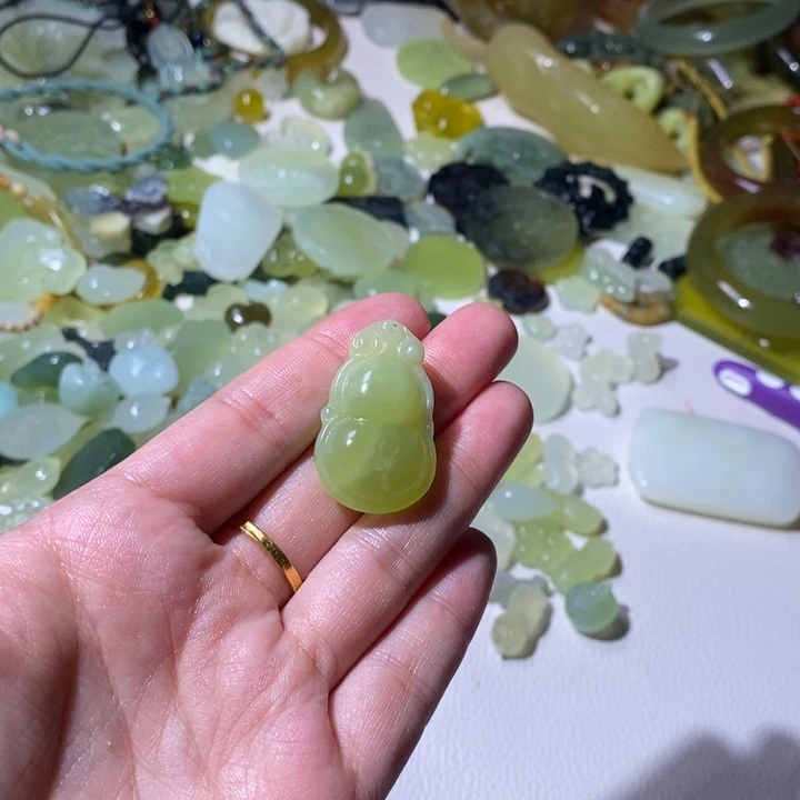 蛇纹石玉合金颈饰