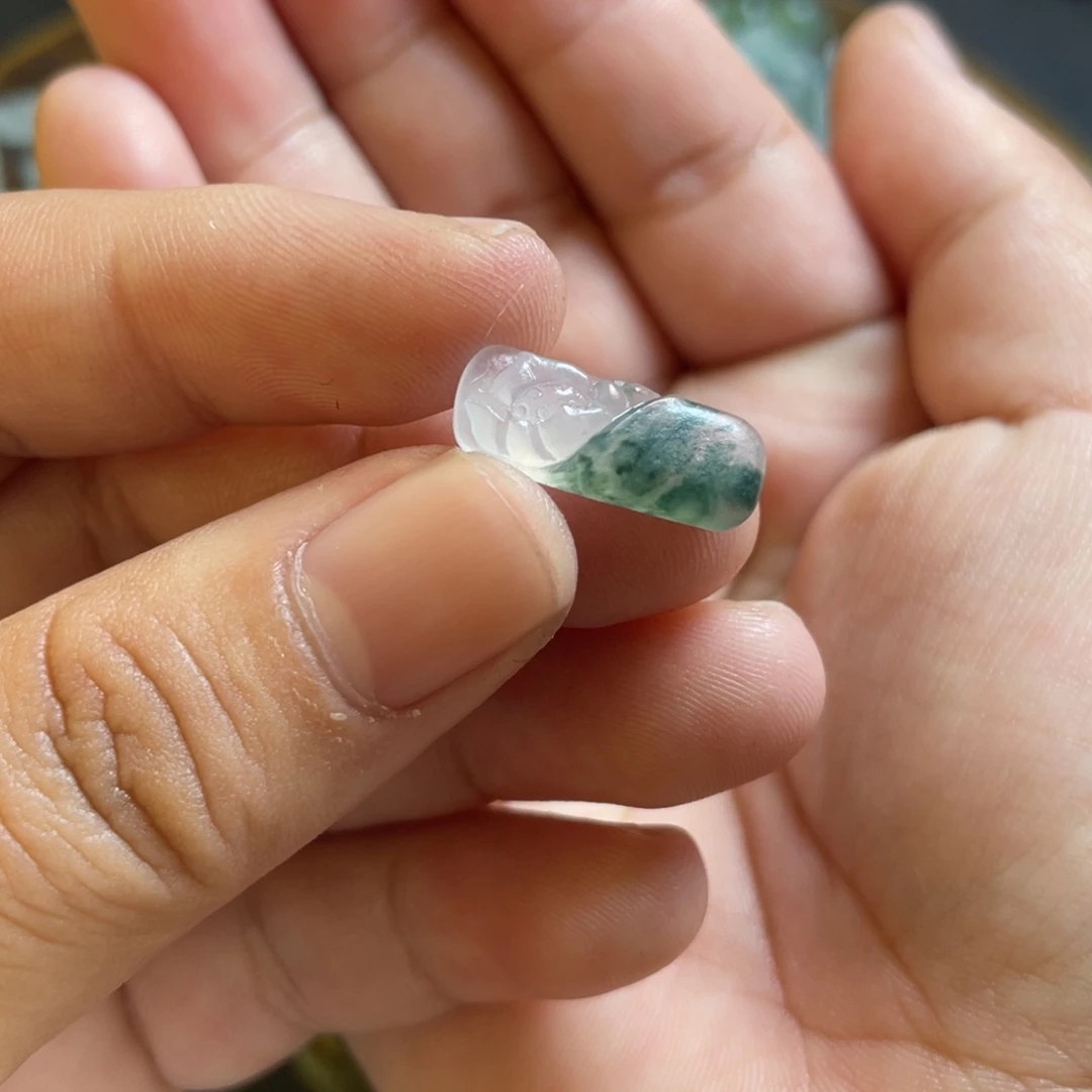 定制翡翠未镶嵌莲花