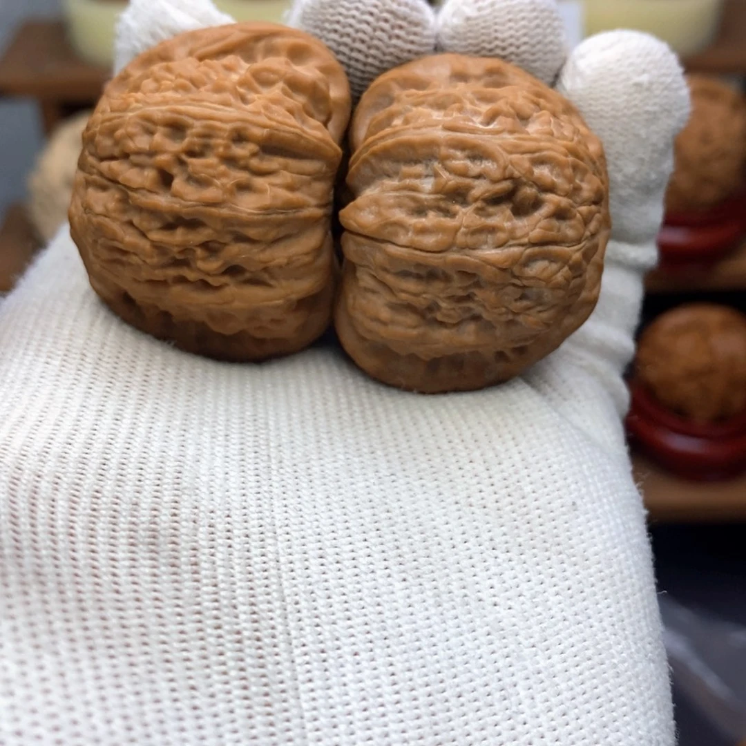 文玩核桃吊坠白狮子39