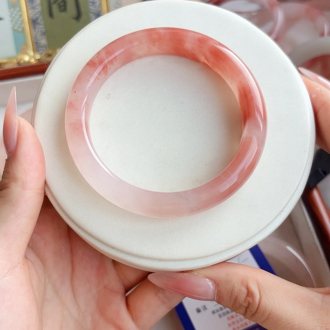 石英质玉手镯未镶嵌属****?56