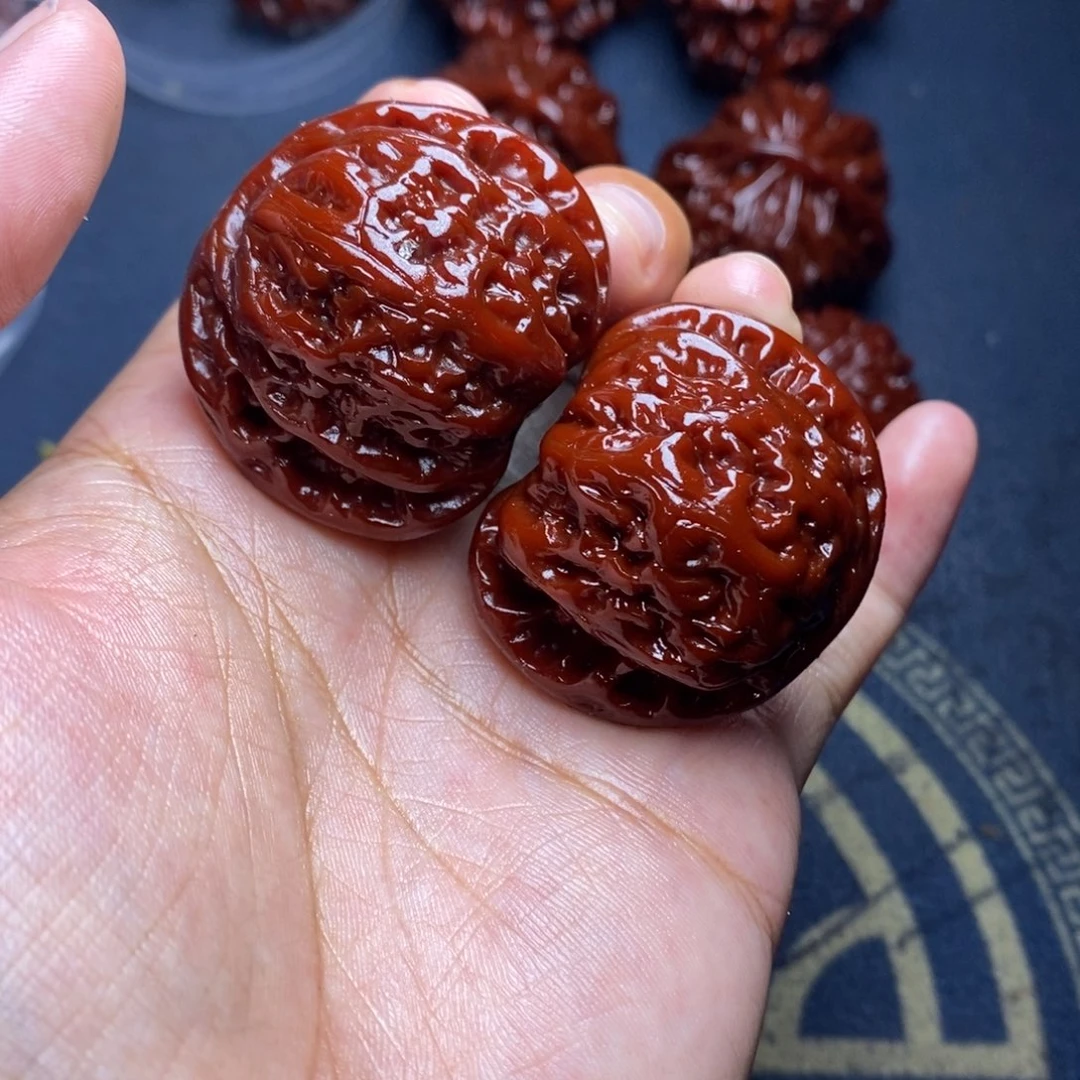 文玩核桃吊坠白狮子41