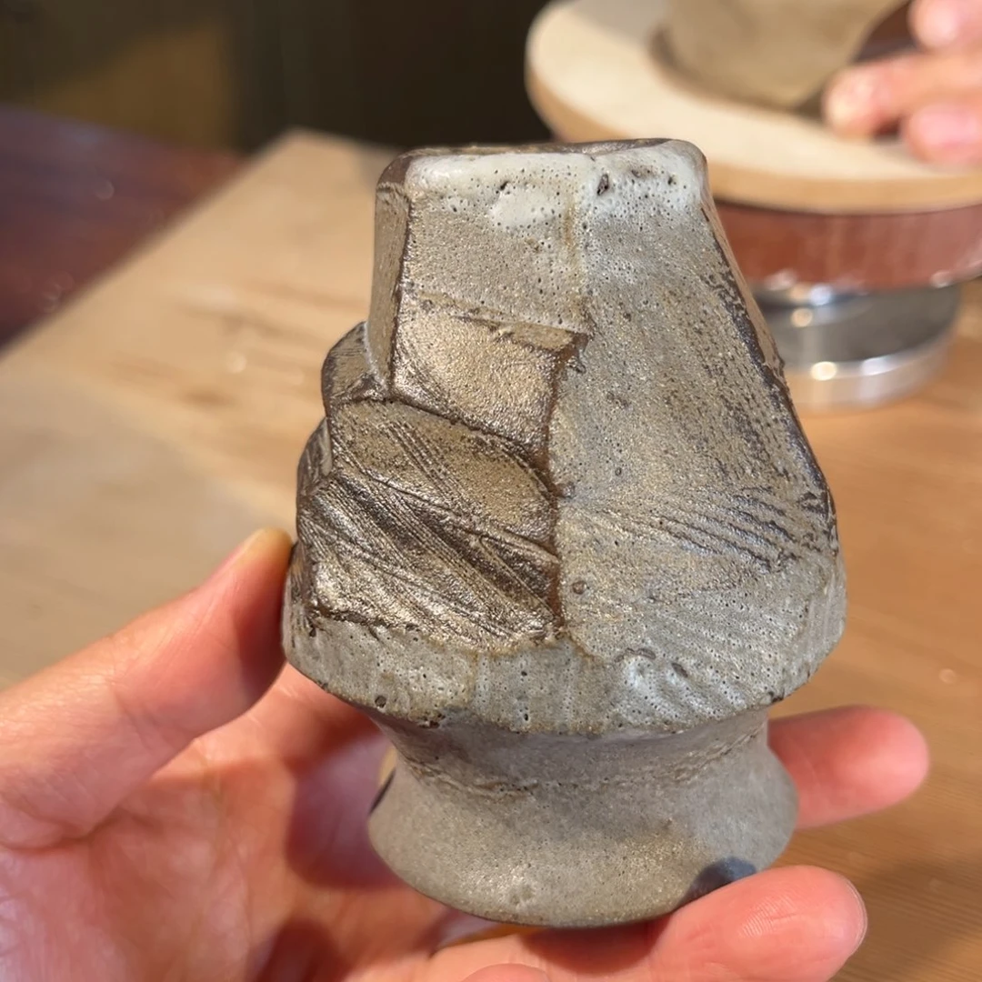 茶盏手捏陶块石茶筅立